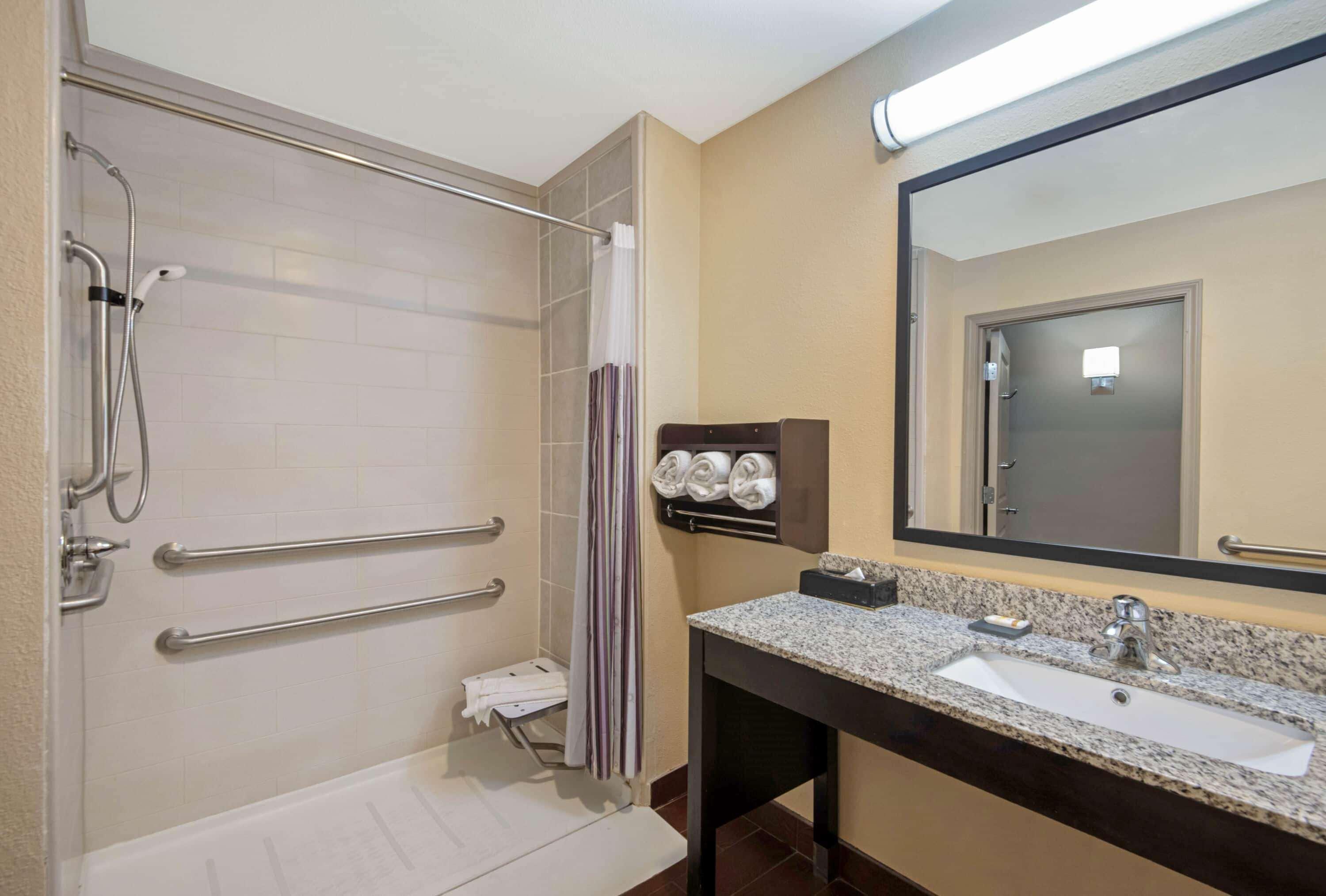 La Quinta Inn & Suites By Wyndham Durant Esterno foto