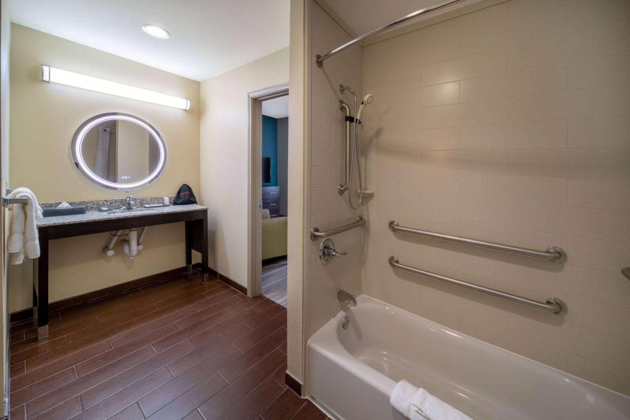 La Quinta Inn & Suites By Wyndham Durant Esterno foto