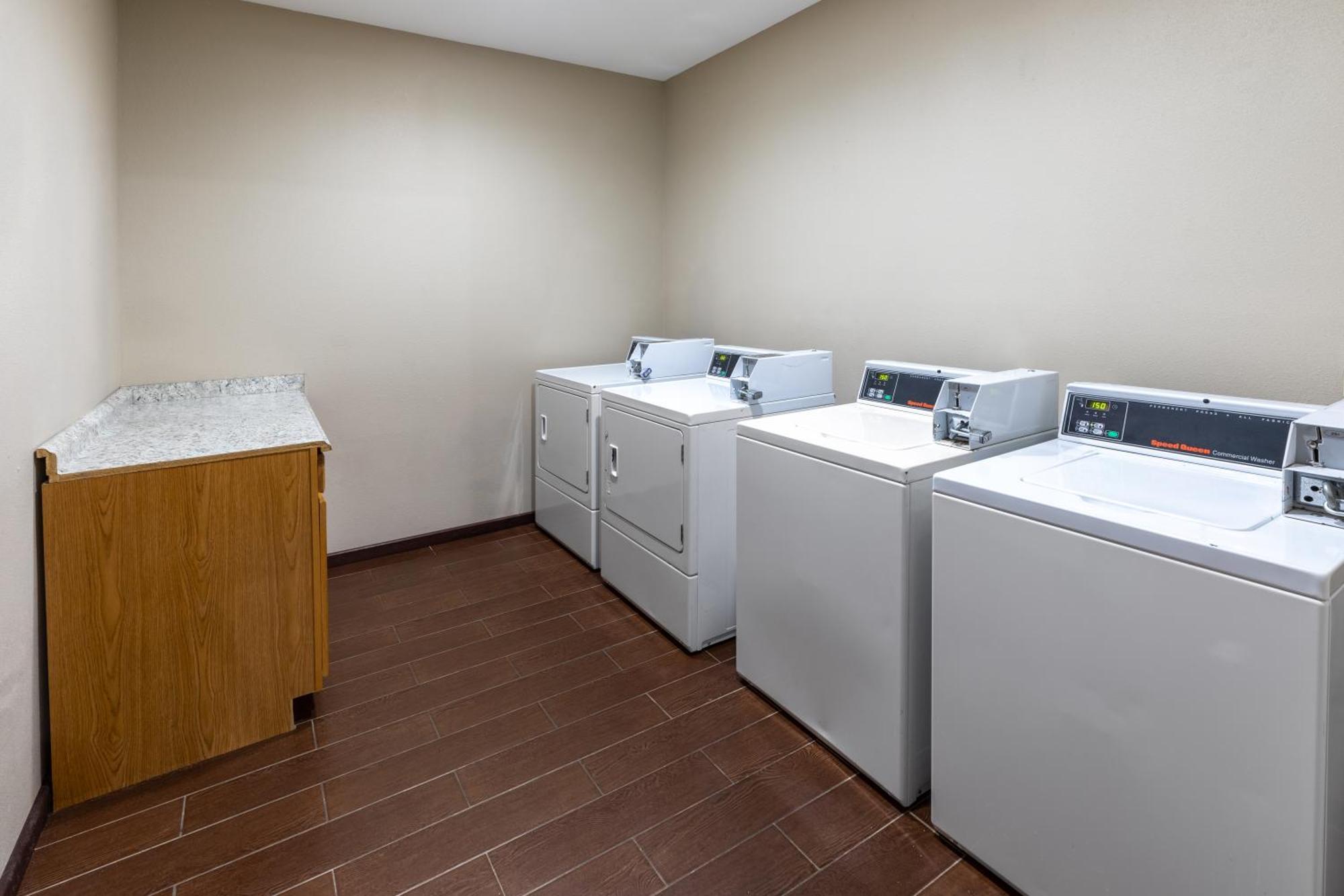 La Quinta Inn & Suites By Wyndham Durant Esterno foto