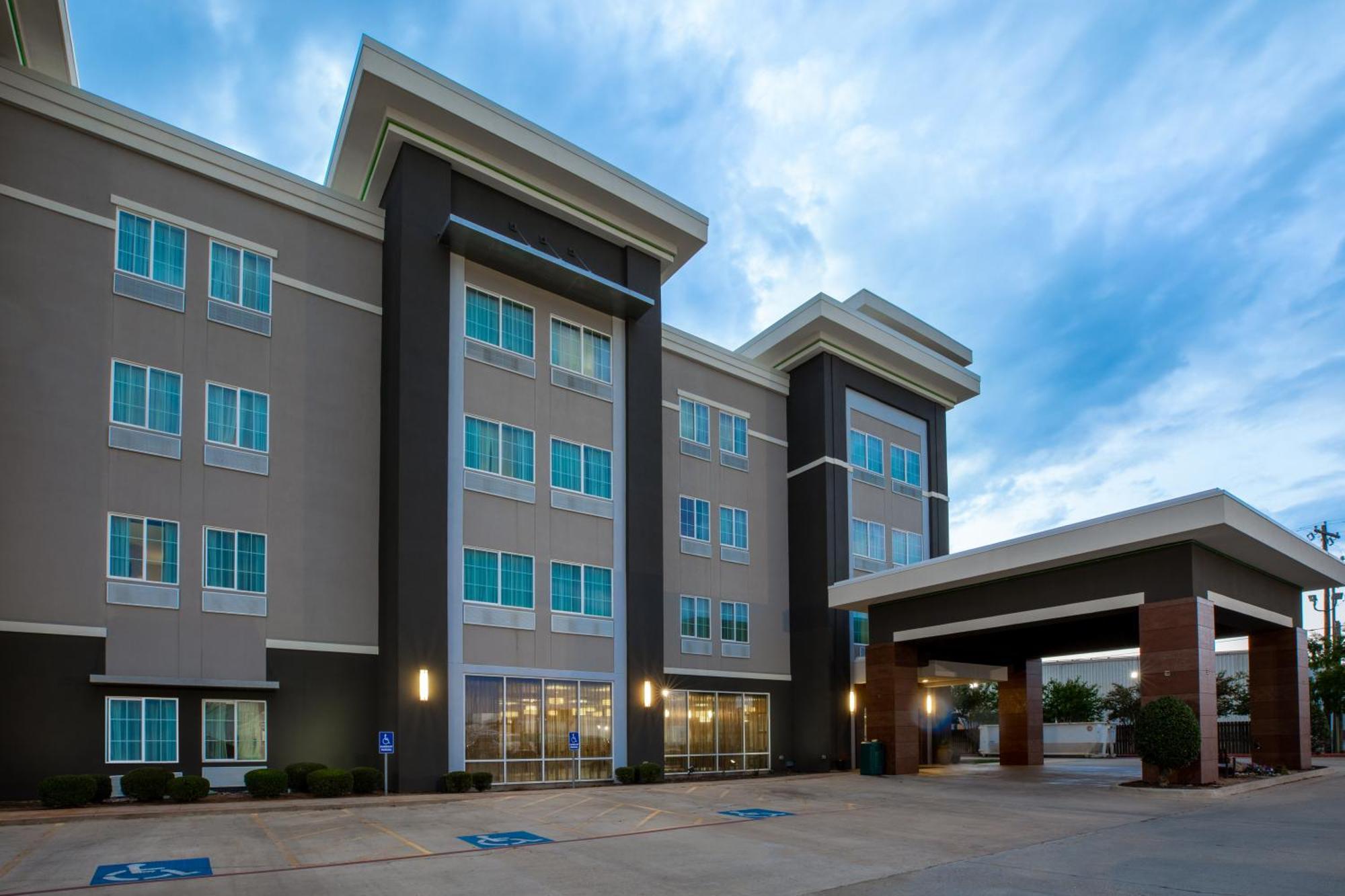 La Quinta Inn & Suites By Wyndham Durant Esterno foto
